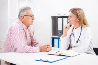 patient and doctor discussing
