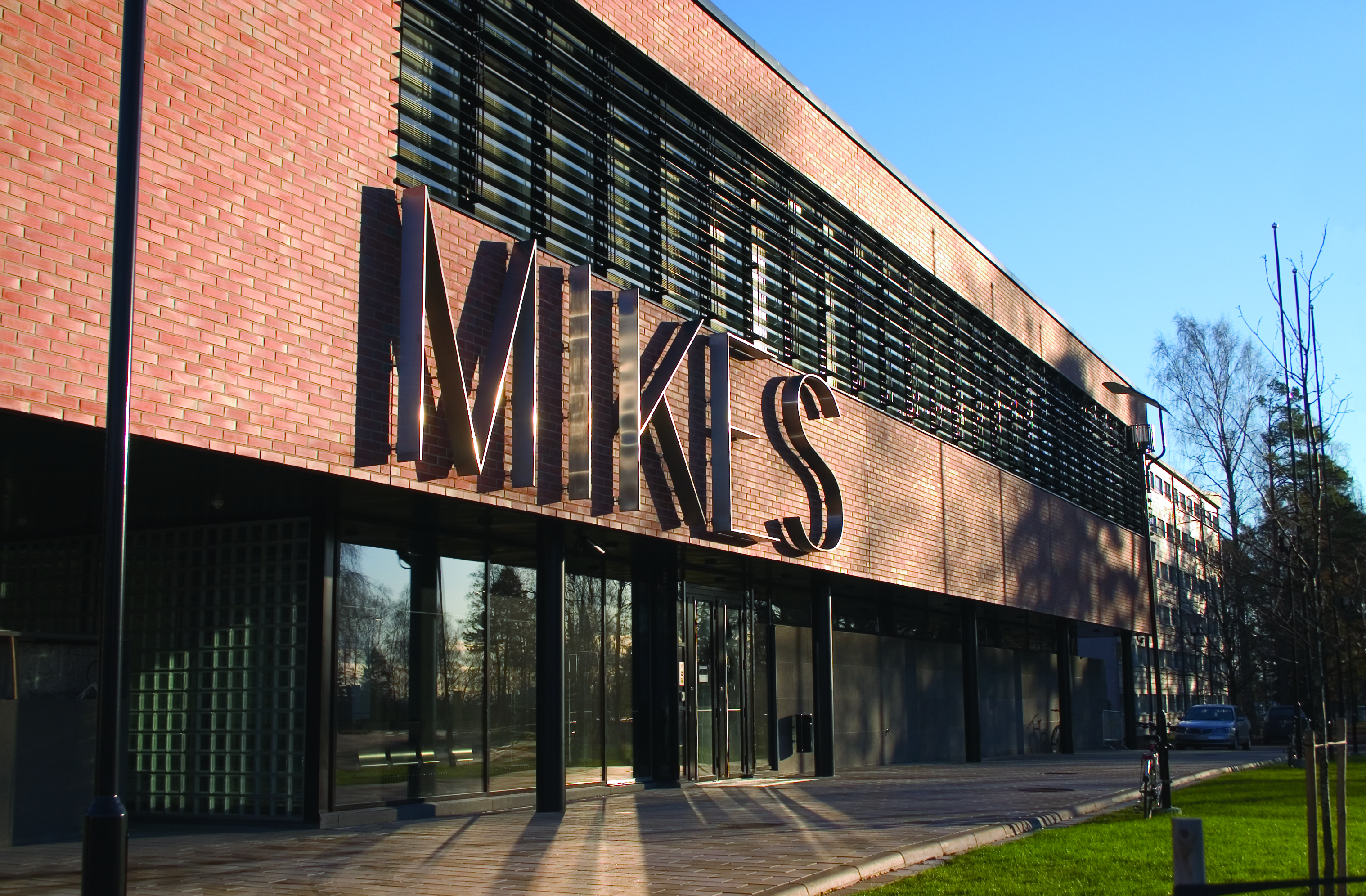 photo of MIKES house
