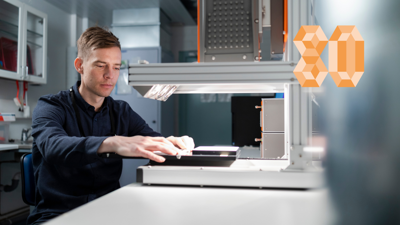 ResearcherMikkoMäkeläusinghyperspectralcamerainalab