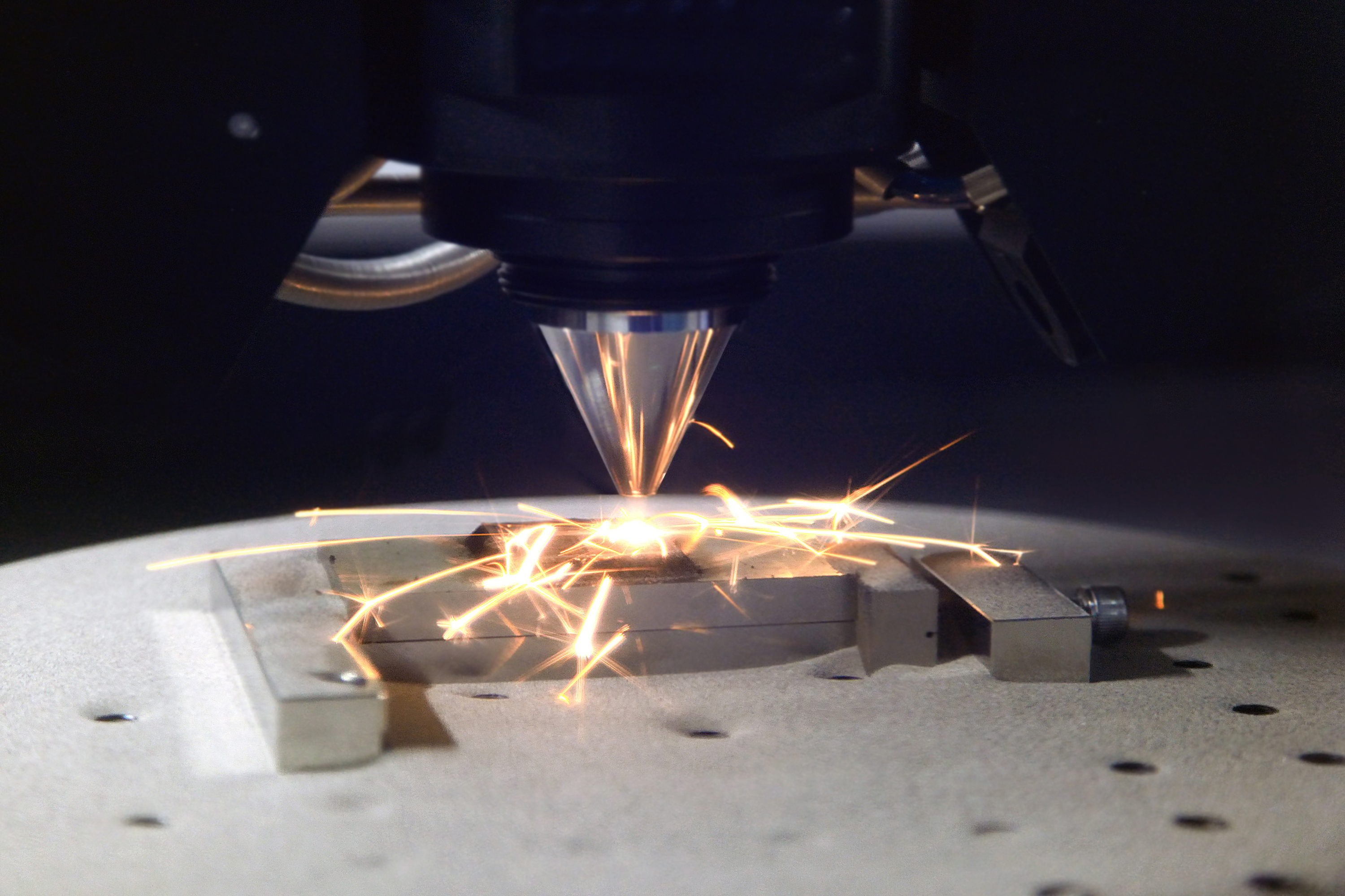 3D printer printing metal