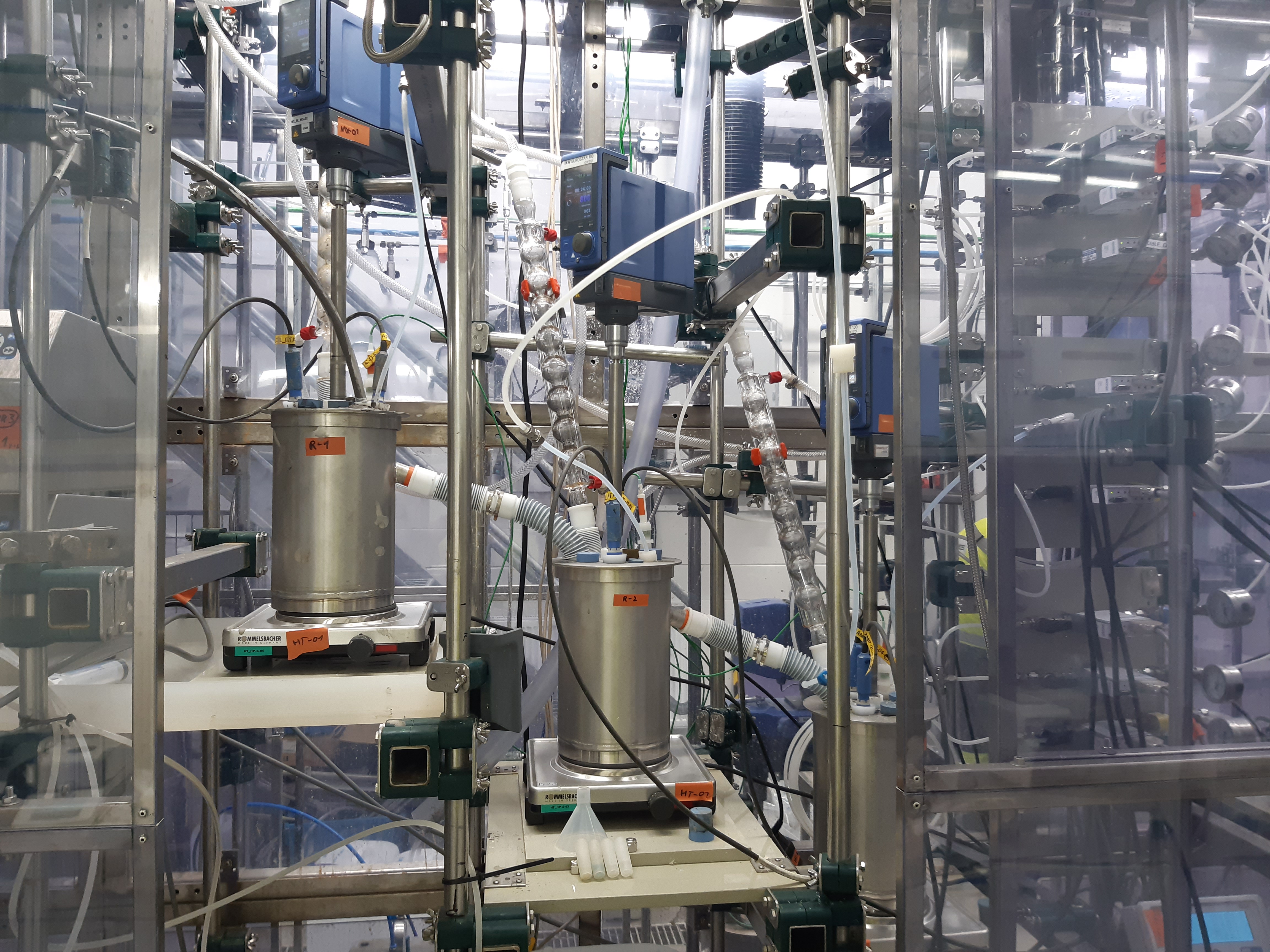 Fly ash for landfill disposal with carbon dioxide from flue gases