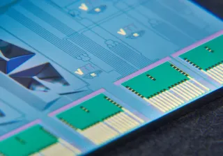SOI chip with flipchip mounts