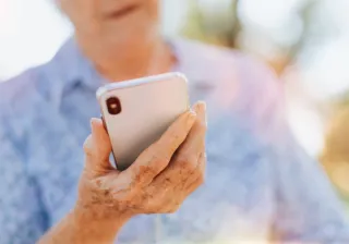 Senior citizen and mobile phone