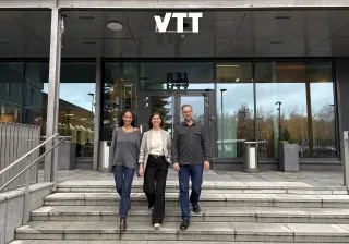 Persons at VTT main door