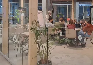 nuortenruokaraatikokoontuneena