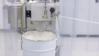 Machine that recycles plastic