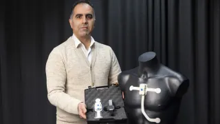 Mohammadi Behfar presenting wearable sensors