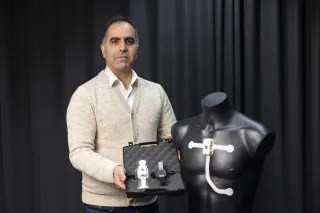 Mohammadi Behfar presenting wearable sensors