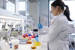 VTT researcher in a laboratory