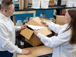 Researchers showing new biobased foam packaging product
