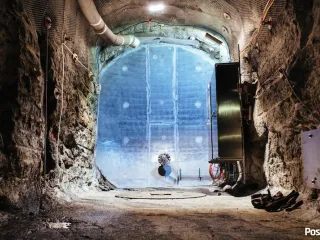 blue tunnel plug at the ONKALO facility
